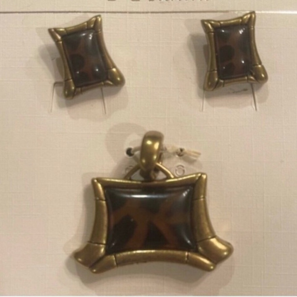 Square Tortoiseshell Pendant and Stud Earring Set